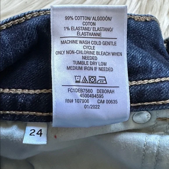 Hudson Jeans Ruby Mid Thigh Shorts - Picture 6 of 8